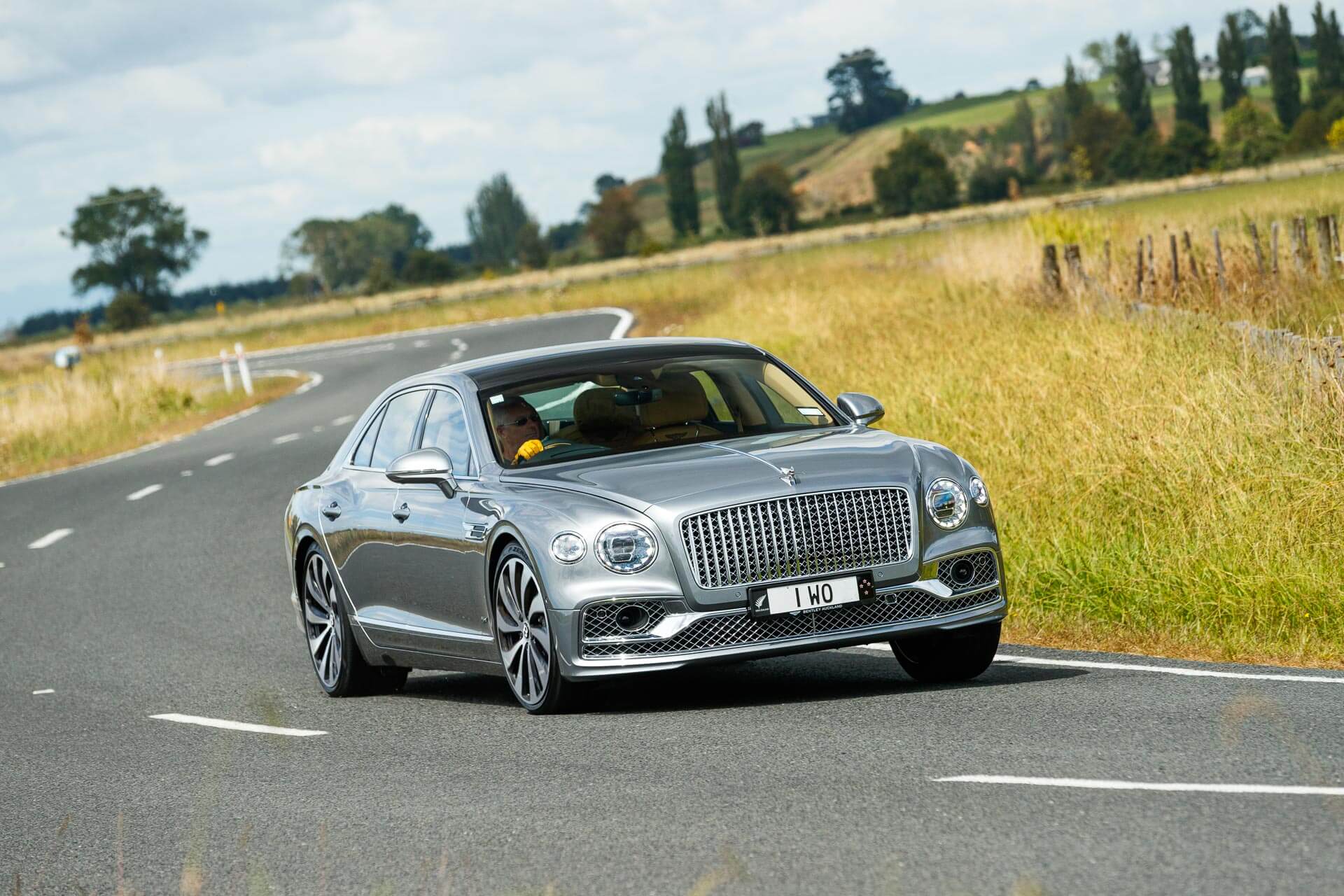 Surprising Configurations For 2023 Bentley Flying Spur Hybrid Photos